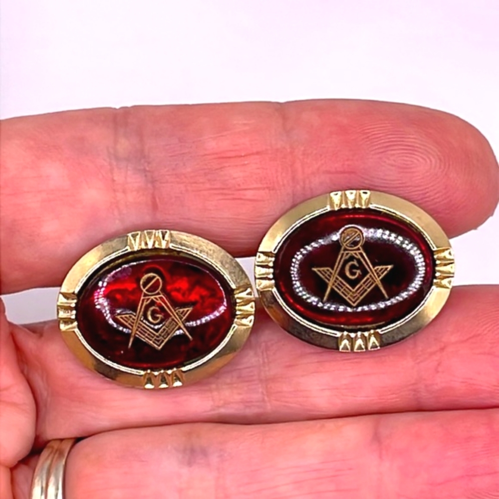 Masonic Vintage Gold Tone and Red Acrylic Men's Cuff Links Signed